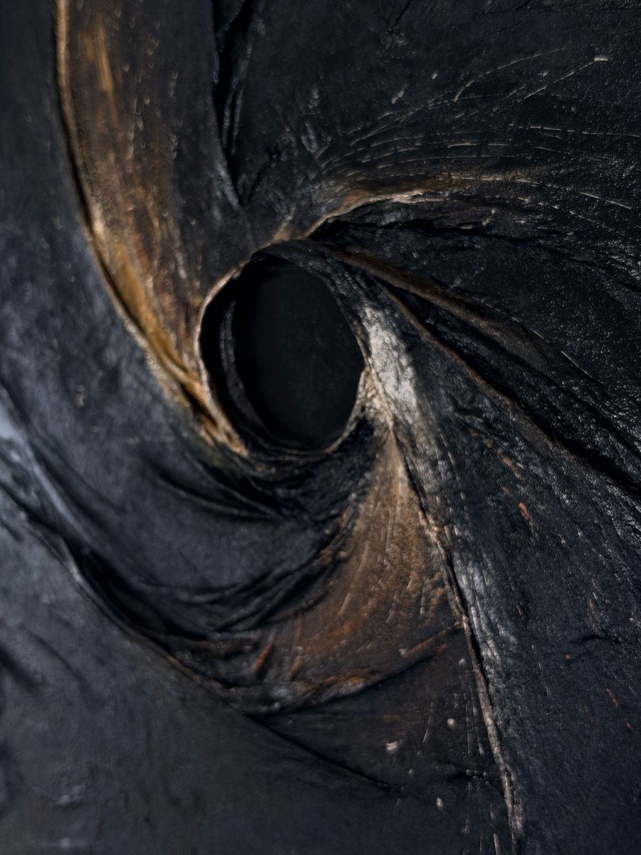The Pull of the Center, close-up of the center